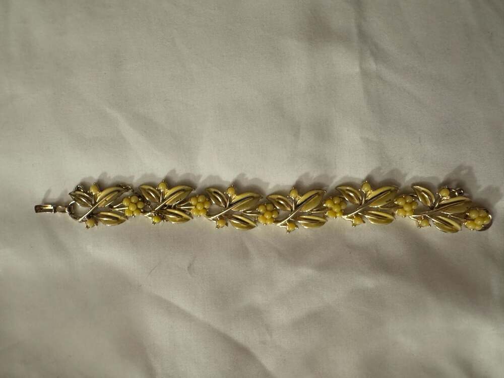 Vintage Coro Gold Tone Bracelet with Yellow Enamel Leaves and Berry Clusters